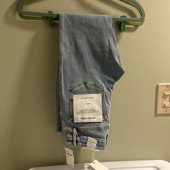⭐️ Good American GOOD LEGS distressed waist sculpting Jean NWT - Picture 6 of 10